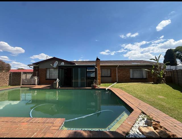 3 BEDROOM HOUSE FOR SALE IN DAL FOUCHE